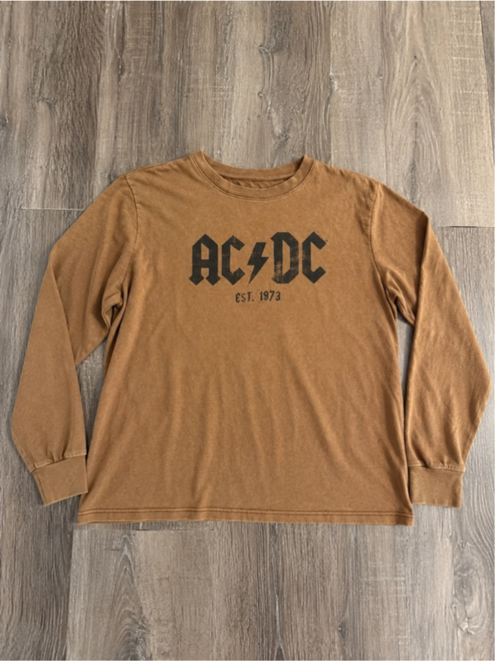 AC/DC Est. 1973 Lightweight Pullover Top Women’s Large Brown Mineral Wash Rock B